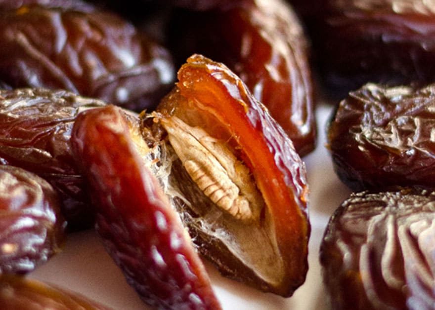 Pitted Dates: A Healthy Snack with Incredible Benefits